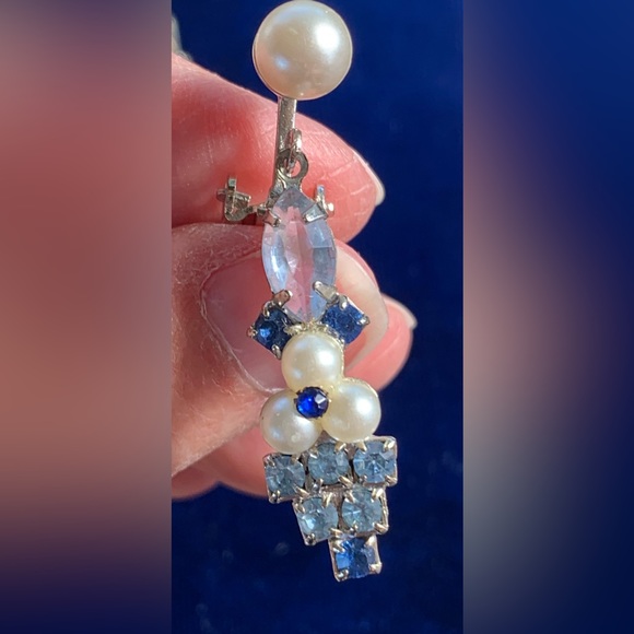 Vintage Drop and Dangle Rhinestone Pearl Costume Jewelry Earrings - Picture 3 of 3